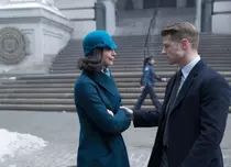 Morena Baccarin şi Ben McKenzie vor deveni părinţi