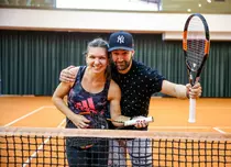 Smiley o susține pe Simona Halep la Turneul Campioanelor!