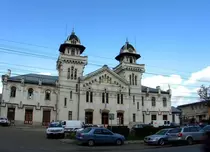 „Gările de poveste” ale lui Elie Radu