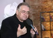 Dan C. Mihăilescu vă așteaptă la „Cartea de la ora 5”