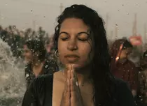 TLC difuzează „Credințele lumii”, o nouă serie prezentată de Oprah Winfrey