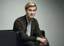 Interviu cu mediumul hollywood-ian Tyler Henry (E!)