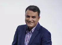 Interviu altfel. Ce credeți că și-a cumpărat Lucian Mîndruță din primul salariu?