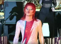 Mezzo îşi schimbă programul diseară şi difuzează un show-omagiu lui David Bowie