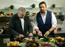 Brenciu la cratiţă, duminică la „Politică şi delicateţuri”