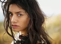 Aylin Cadîr este Sălbatica, în filmul “Tudo”