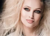 Lora şi R.A.C.L.A. au lansat piesa “Sub stele”