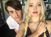 Dove Cameron şi Ryan McCartan, colegi în serialul Disney "Liv şi Maddie", s-au despărţit