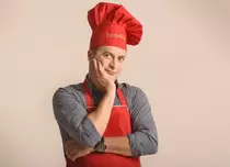 Codruț Kegheș va prezenta emisiunea „Chef Dezbrăcatu’” la Prima TV