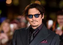 E confirmat: Johnny Depp va fi vrăjitorul Gellert Grindelwald în „Fantastic Beasts and Where to Find Them”!