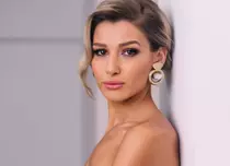 Alina Eremia a lansat videoclipul „Vorbe pe dos”