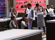 FOTO. Cine sunt semifinalistii „Chefi la cuțite” și ce surpriză a avut chef Dumitrescu