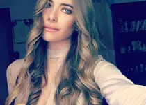 FOTO. Anastasia Tsilimpiou se află la București. Protagonista din „Kosem”, invitata serii la „WOWbiz”