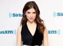 Anna Kendrick e dorită în rolul lui Moş Crăciun