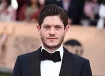 Actorul Iwan Rheon, Ramsay Bolton din „Urzeala tronurilor”, va fi Adolf Hitler