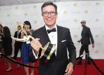 Stephen Colbert va prezenta Premiile Emmy 2017