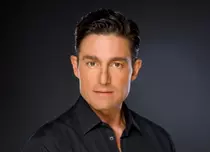 Acasă difuzează „Pasiune și putere”, noua telenovelă a lui Fernando Colunga