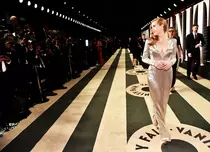 HBO mai face o miniserie de inspiraţie literară, cu Amy Adams în rol principal