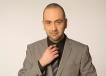 Am vorbit cu prezentatorul emisiunii „Show de seară”. Viorel Dragu: „Am încercat să stăm departe de politică”