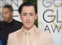 Alan Cumming („Soţia perfectă”) îşi deschide club, în New York