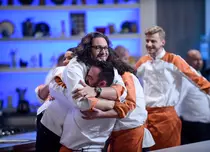 „Chefi la cuțite”: Chef Florin Dumitrescu a câștigat confruntarea pe echipe de luni. Ce se gătește astăzi