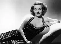 Prima Doamnă a filmului: 109 ani de la nașterea lui Bette Davis, prima actriță cu 10 nominalizări la Oscar