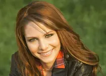 Ezgi Asaroglu, protagonista din „Bahar: Viață furată”, schimbă prefixul