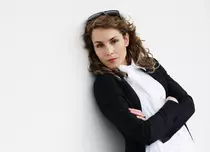 TRAILER. Noomi Rapace interpretează șapte roluri în „Seven Sisters”, lungmetraj filmat integral în România