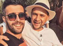 FOTO. Au început filmările pentru „Aventură cu 4 stele” (Antena 1). Speak, printre primele vedete care au plecat în Grecia