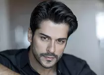 Răsturnare de situație pentru „Dragoste infinită”: Burak Özçivit vrea să continue serialul la cinema în 2018