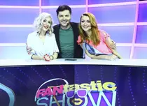 Daniela Crudu și sora ei se duelează cu Raluca și Denisa de la Bambi, la “FANtastic Show”