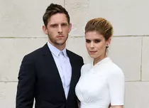 Actorii Kate Mara și Jamie Bell s-au căsătorit. Prima fotografie de la nuntă!