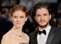 Kit Harington şi Rose Leslie, actorii din „Urzeala Tronurilor“, se vor căsători