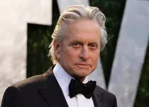 La 72 de ani și două Oscaruri, Michael Douglas va juca într-un serial de comedie produs de Netflix