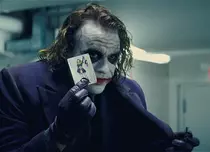 Recomandarea TVmania pentru seara de duminică, 21 ianuarie: „Cavalerul negru”, cu Christian Bale și Heath Ledger