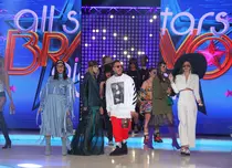 Emisiunea „Bravo, ai stil! All Stars” are propriul imn, compus și interpretat de Alex Velea
