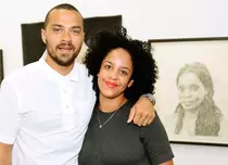 Fosta soție îi face zile grele lui Jesse Williams
