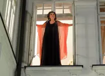 Ce se întâmplă în episodul cinci din serialul românesc „Fructul oprit”. Carmen Tănase ajunge de la extaz la agonie