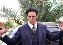 TVR 2 difuzează ultimul sezon al serialului „Onoare și respect”, cu Gabriel Garko în rol principal