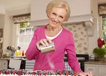 Mary Berry revine la TV Paprika. Află care sunt emisiunile care au premiera luna aceasta