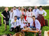 „Ferma vedetelor” are premiera în această seară, la Pro TV. Ce surprize le-a pregătit Nea Rață concurenților