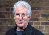 Richard Gere face serial! Actorul american joacă pentru BBC, în drama „MotherFatherSon”