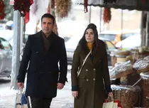 EXCLUSIV. Ce fac vara aceasta protagoniştii din „Dragoste şi ură”, Burcu Kıratlı şi Emrah Erdogan