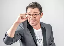 Cristi Iacob, juratul de la „Te cunosc de undeva!”, este un mare iubitor de pisici: „Eu sunt cel care o moșește pe Usi, pisicuța noastră”