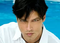 Starul italian Gabriel Garko, din serialul „Onoare și respect”, prezintă Cerbul de Aur