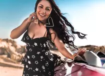 Andra a colaborat cu Enrique Iglesias și Descemer Bueno pentru piesa „Nos fuimos lejos”