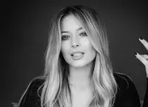 Laura Cosoi pleacă în prima vacanță peste hotare, cu fetița ei. Iată ce destinație a ales!