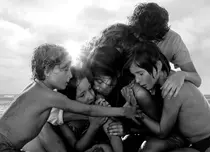 Netflix a lansat afișul oficial al lungmetrajului „Roma”, creat de laureatul Oscar - Alfonso Cuarón