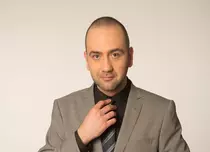 Al treilea sezon din „Show de seară” cu Viorel Dragu are premiera luni, 8 octombrie, la Comedy Central