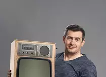 INTERVIU ALTFEL. Dragoș Pătraru (Prima TV): „Aproape tot mă uimește la tv azi”